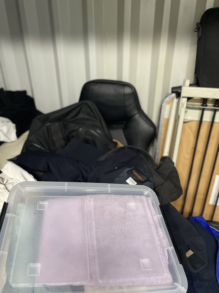 Camden Town Self storage auction IB-9846