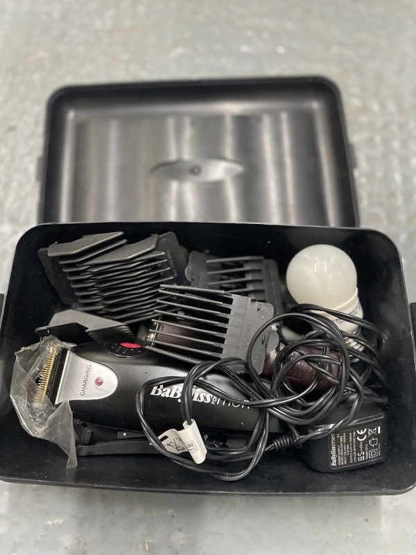 Camden Town Storage auction IB-9846 10