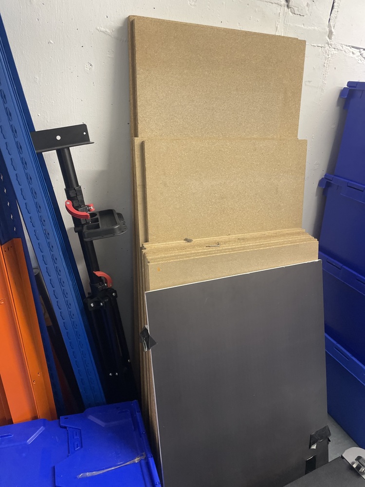 Camden Town storage facility unit auction IB-6862 26