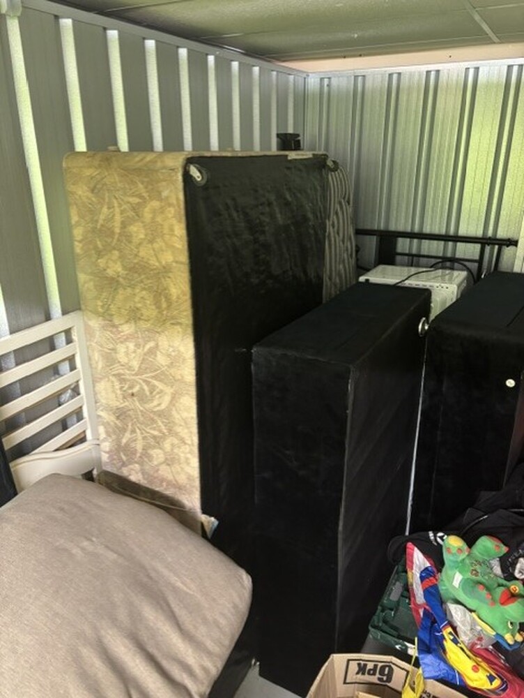 StorageMart Ipswich Storage auction IB-1166