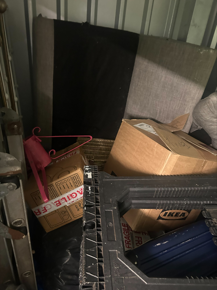 StorageMart Hove Storage Unit auction IB-5261