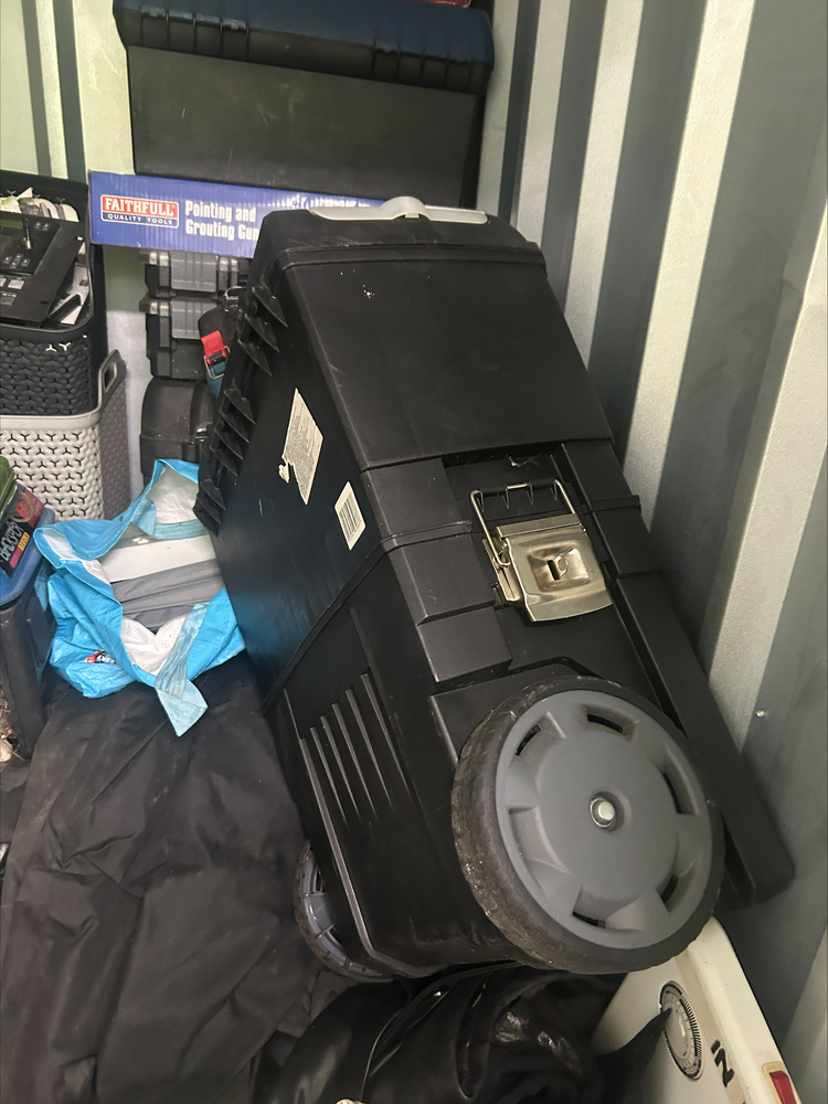 StorageMart Hove Storage auction IB-5261 10