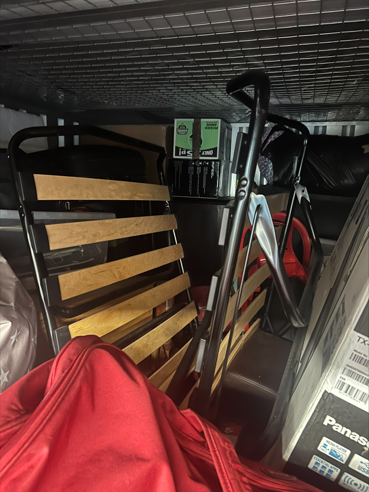 StorageMart Hove storage facility unit auction IB-5869