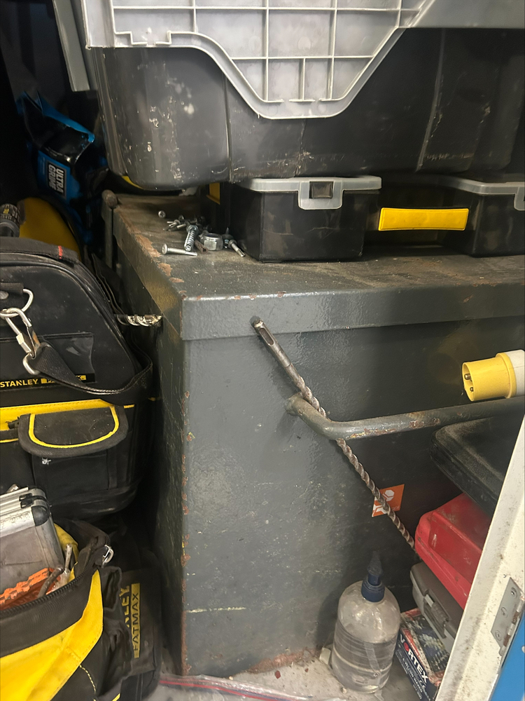 StorageMart Hove Self storage facility auction IB-4729