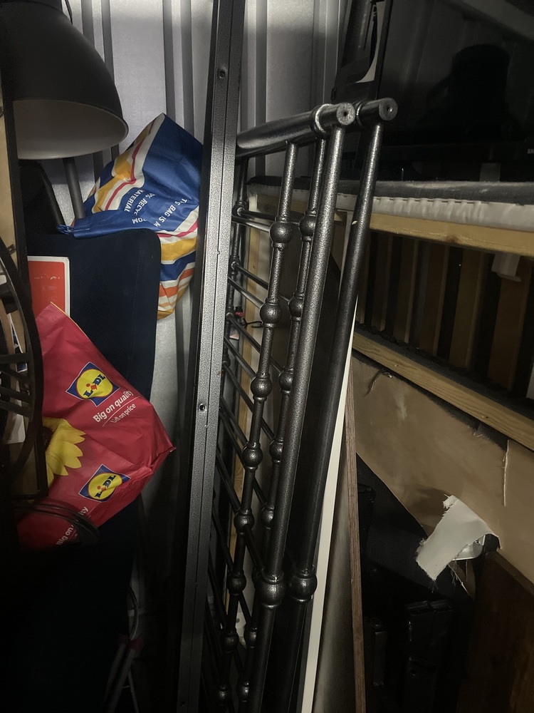 Bow Self storage unit auction IB-6618 13