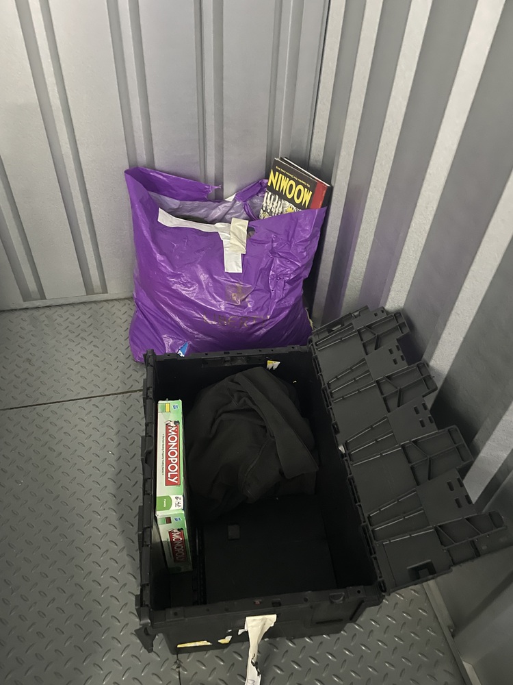 Bow Self storage unit auction IB-8160 13