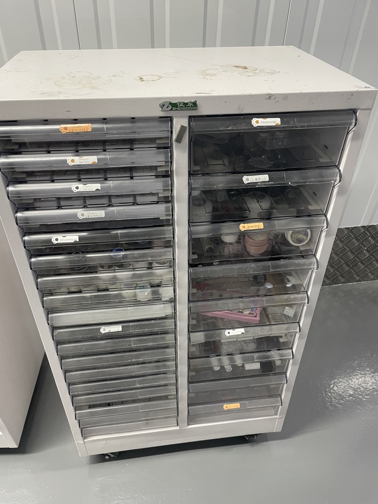 Bow Storage Unit auction IB-1778 12