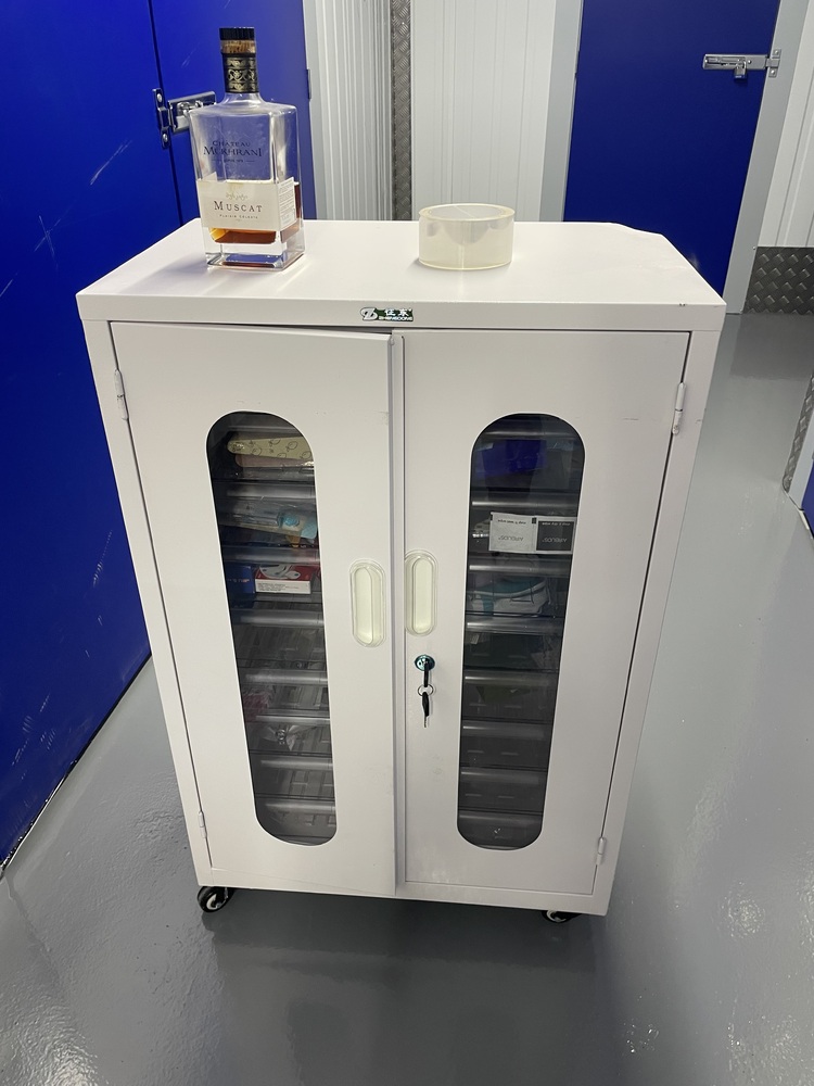 Bow Self storage unit auction IB-1778 13