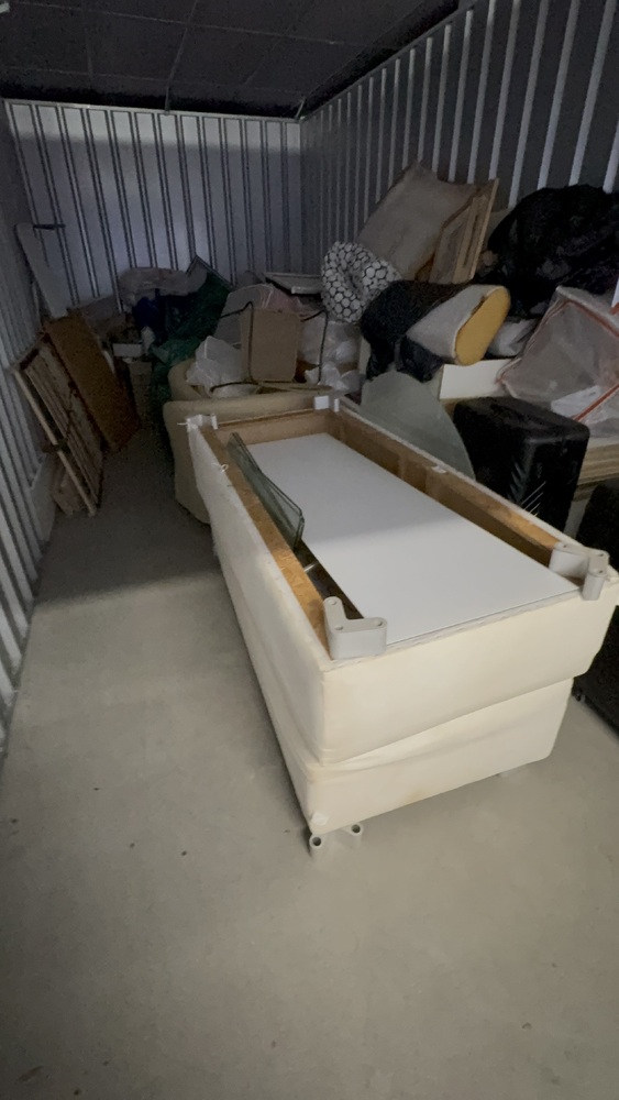 Bristol  Self storage auction IB-5104