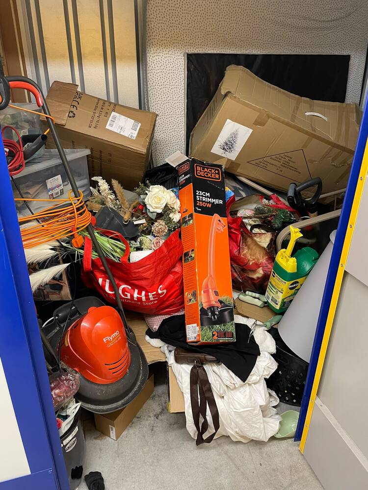 Ipswich Storage Unit auction IB-8465