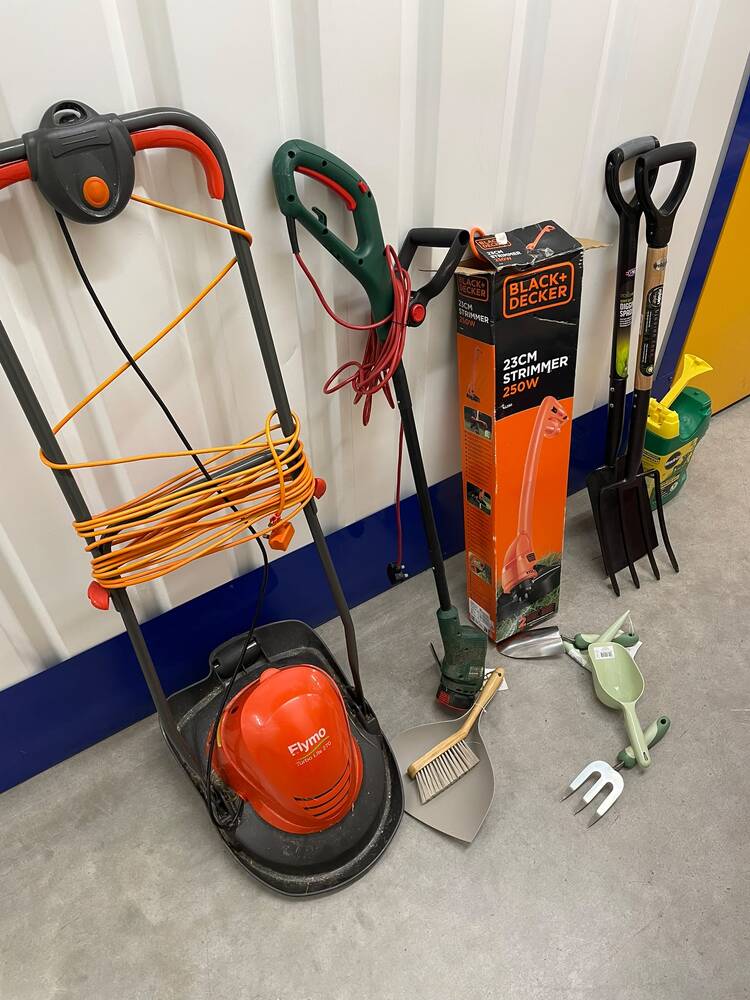 Ipswich Self storage unit auction IB-8465
