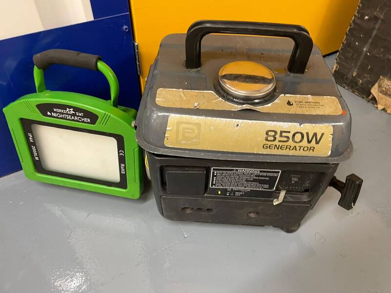 Ipswich Storage auction IB-2572