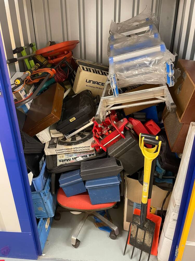 Ipswich Storage auction IB-3832