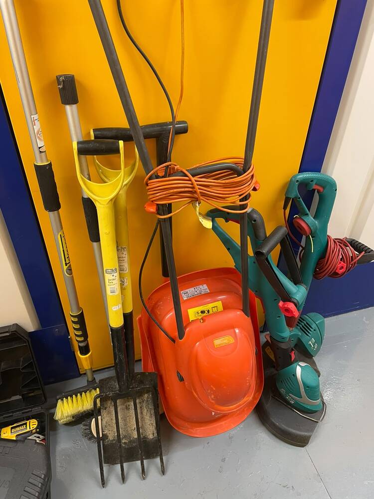 Ipswich Storage Unit auction IB-3832 12