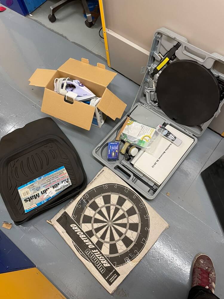 Ipswich Storage auction IB-3832 20