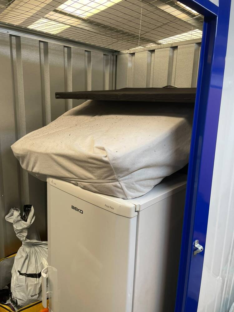 Ipswich storage facility unit auction IB-7751 16