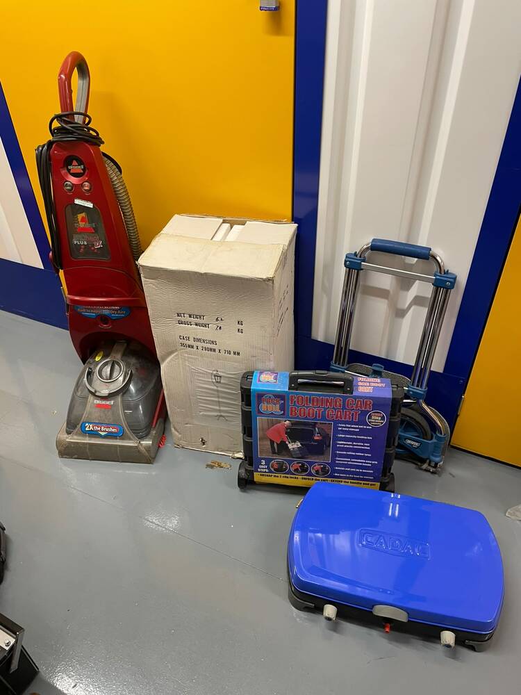 Ipswich Storage Unit auction IB-7500 12