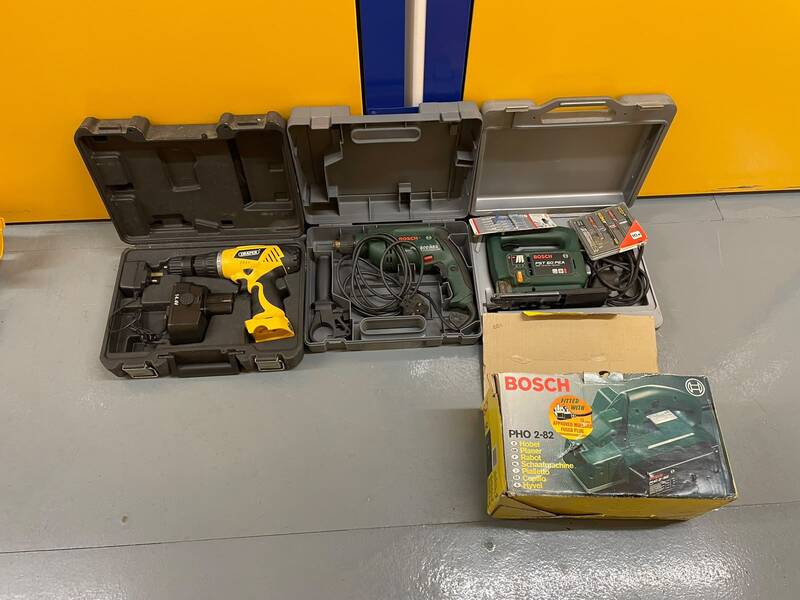 Ipswich storage facility unit auction IB-7500 16