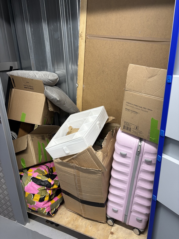 Paddington Self storage unit auction IB-8333