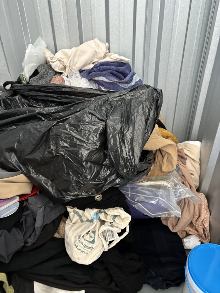 Brentford Storage Unit auction IB-2642
