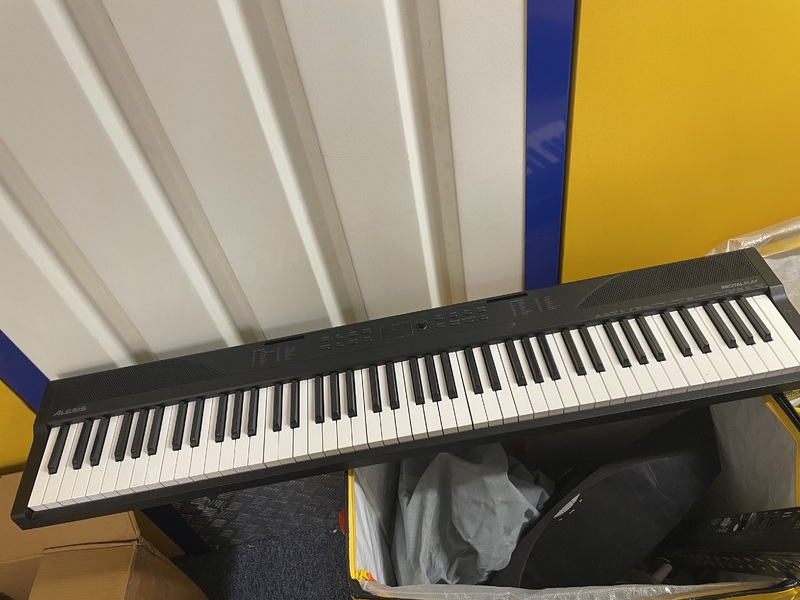 Enfield Self storage auction IB-7529
