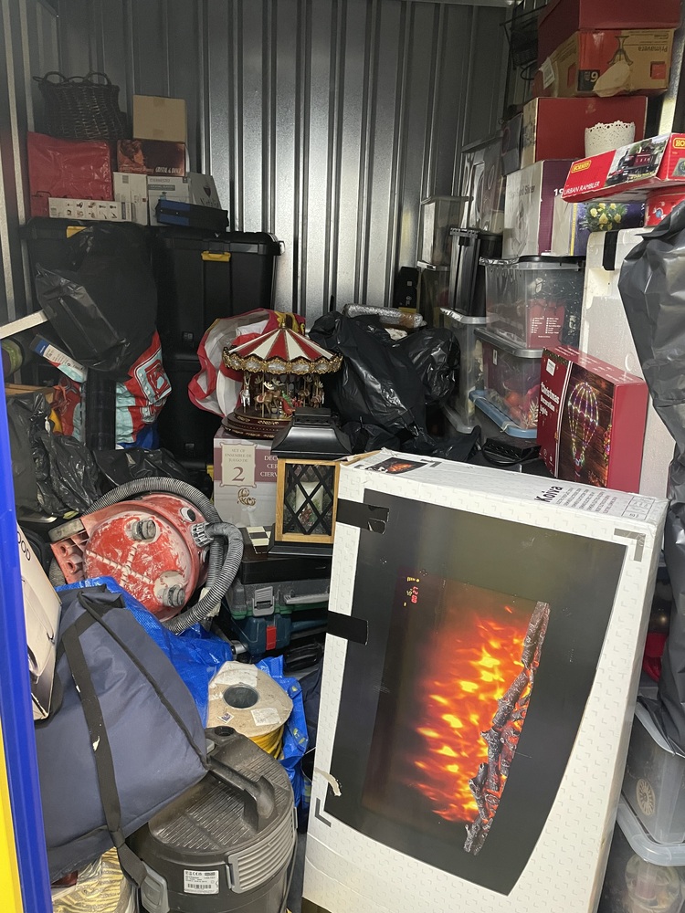Enfield Self storage unit auction IB-2562