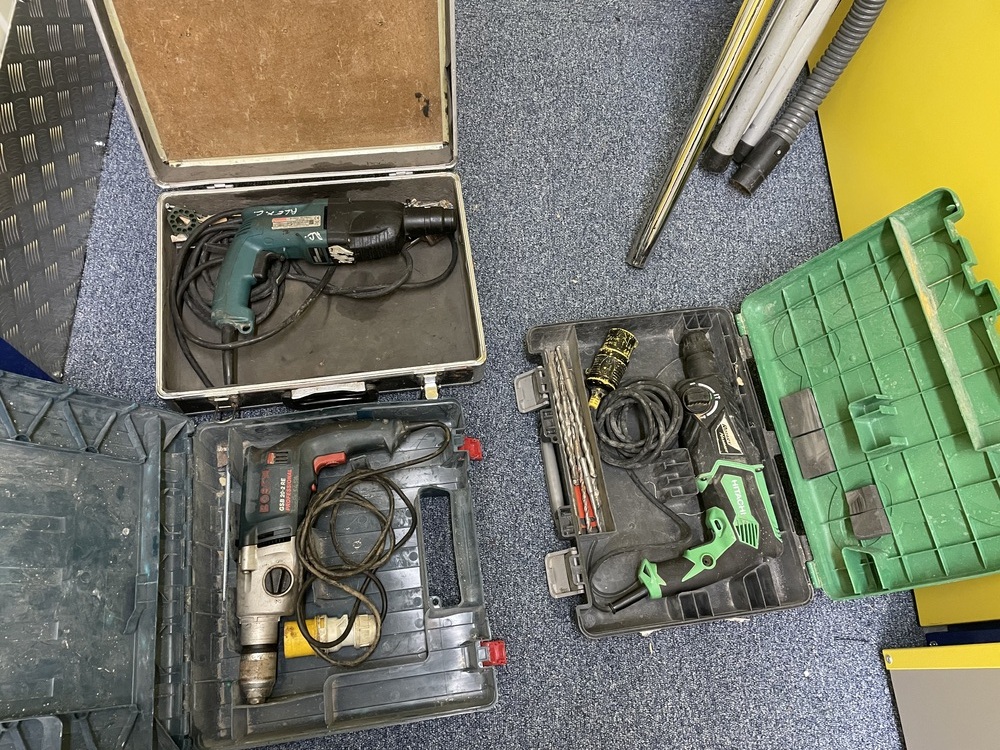 Enfield Storage Unit auction IB-2562 12