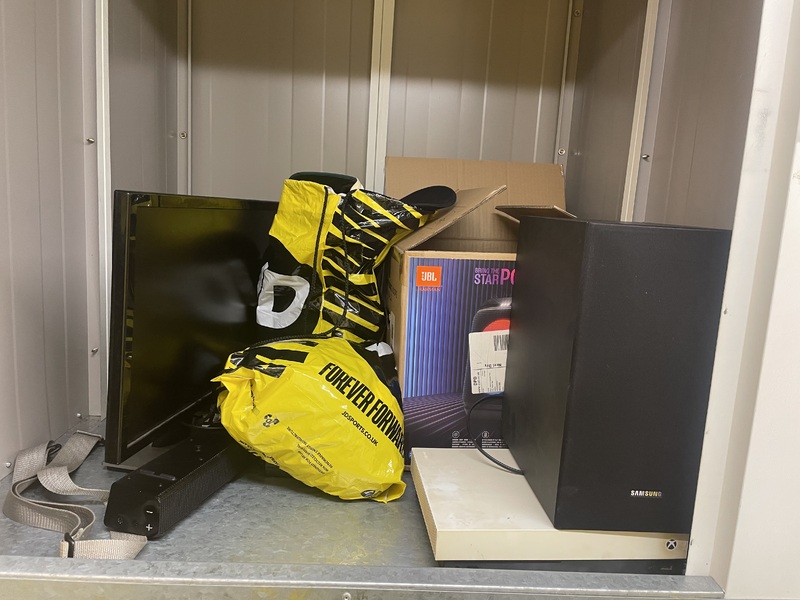 Alexandra Palace Storage Unit auction IB-4012