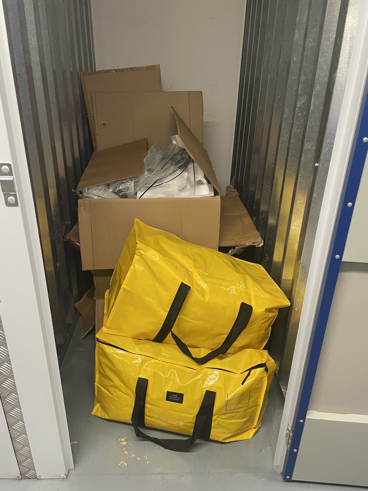 Edgware Storage Unit auction IB-7396