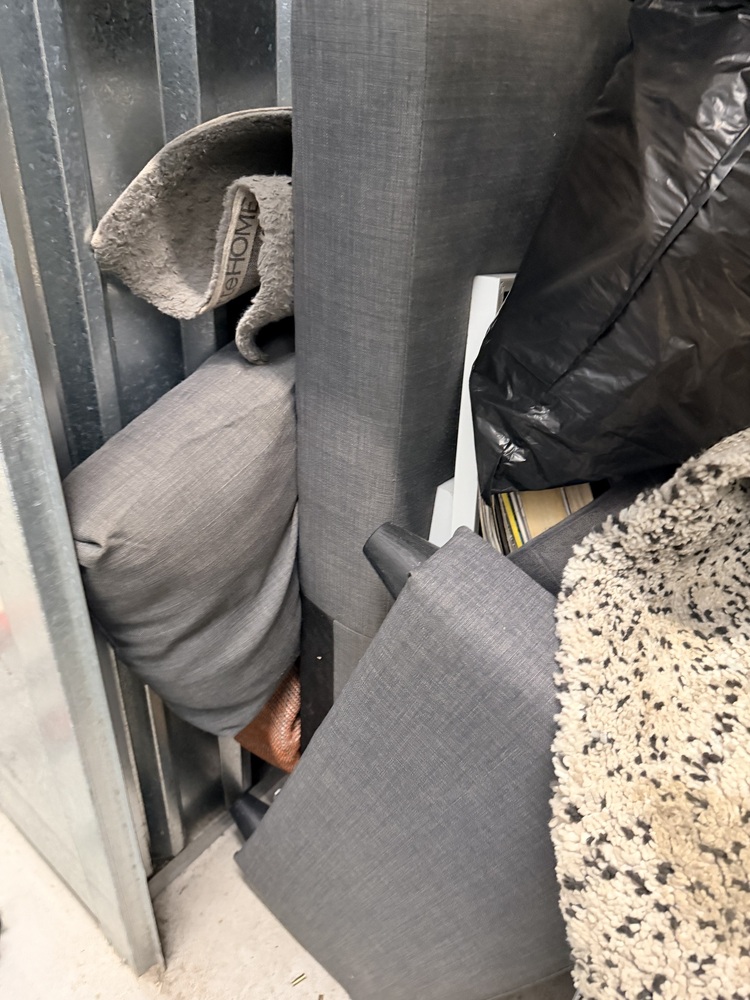 StorageMart Brighton (Hyde Business Park) Storage auction IB-2652