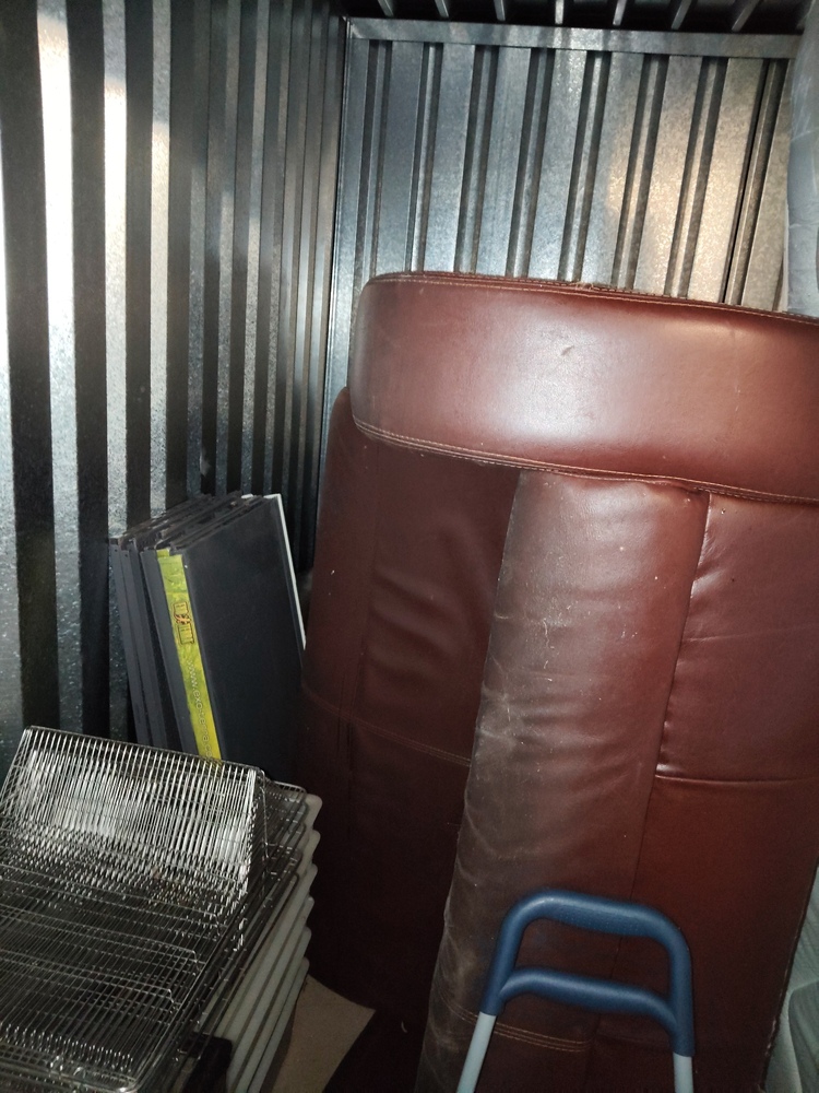 StorageMart Brighton (Hyde Business Park) Self storage auction IB-9250