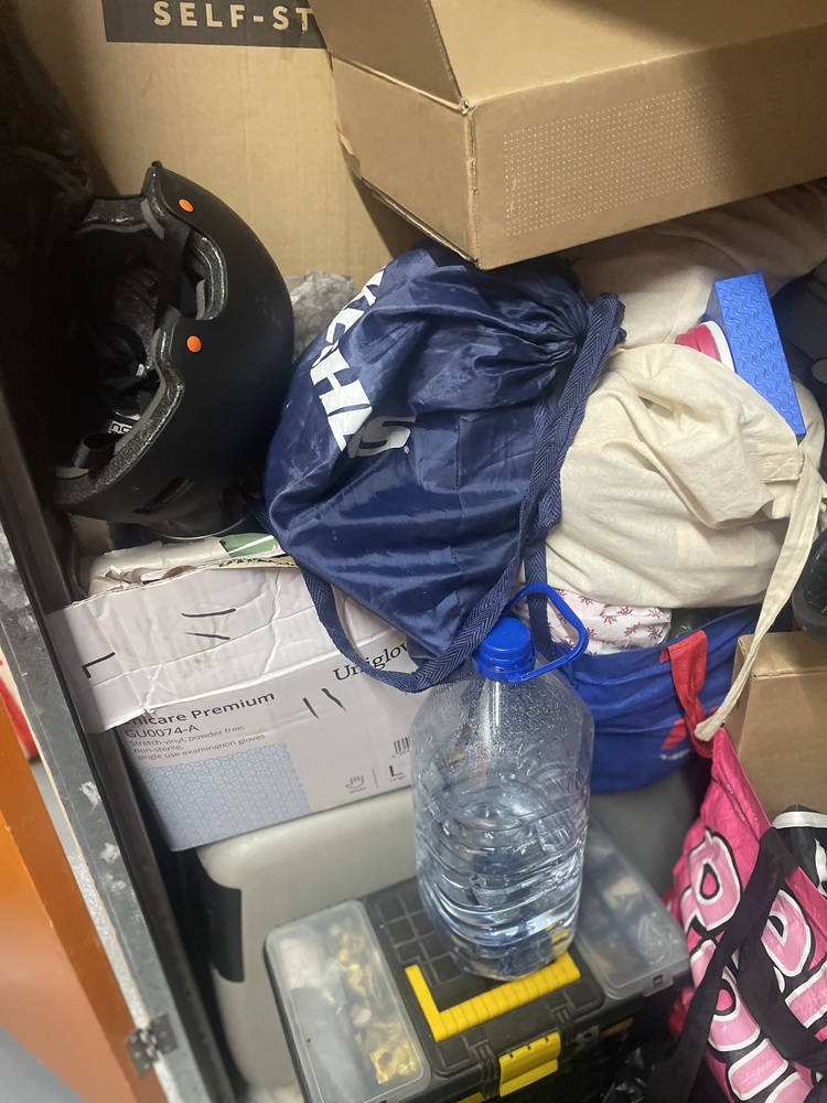 Croydon Self storage auction IB-2442