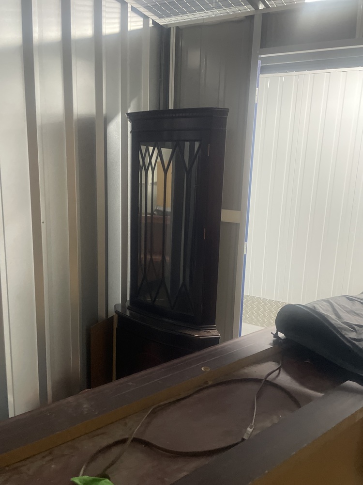 Carshalton Storage Unit auction IB-9297