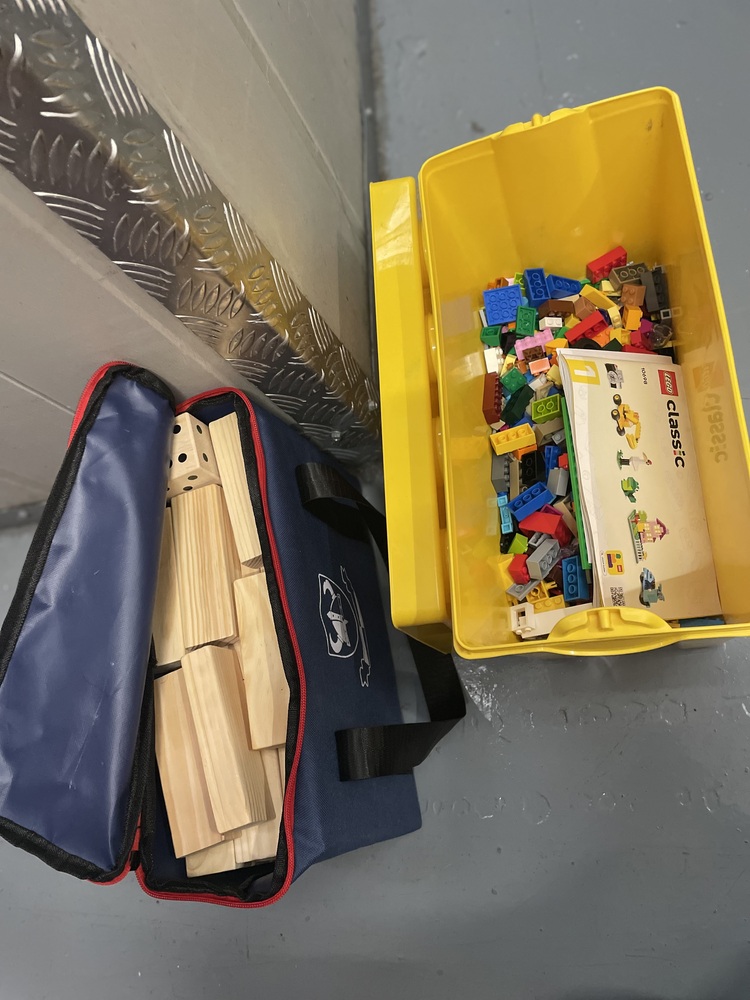 New Cross Storage auction IB-7140