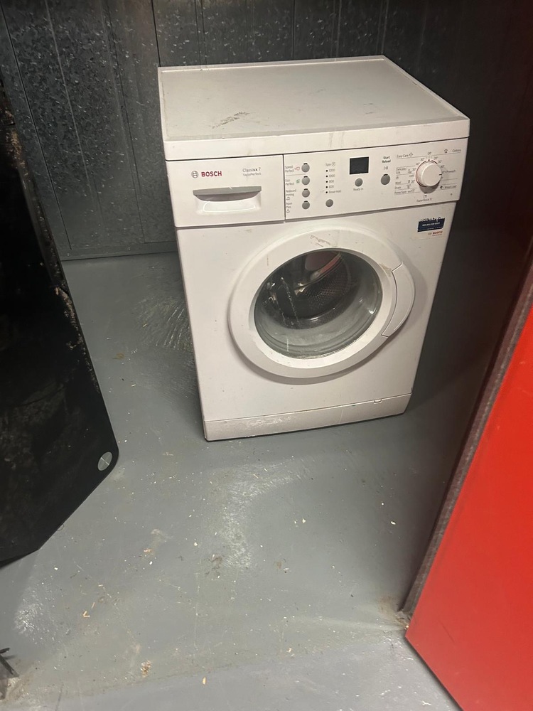 New Cross Storage auction IB-3633