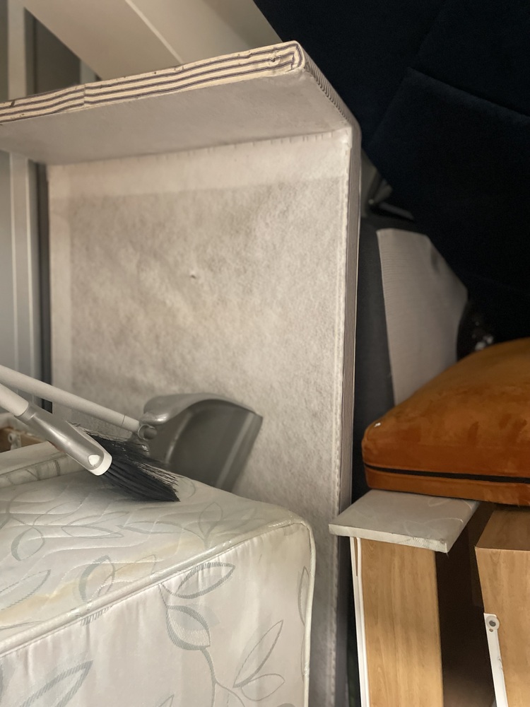 Charlton Storage Unit auction IB-6034