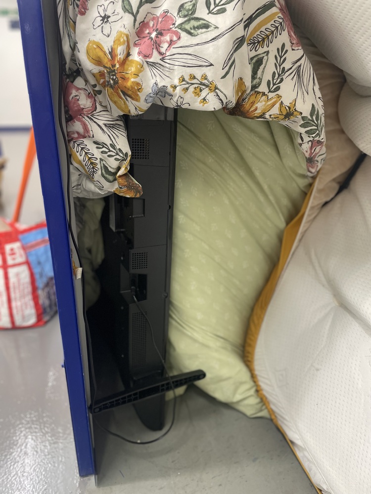 Charlton Self storage unit auction IB-6034