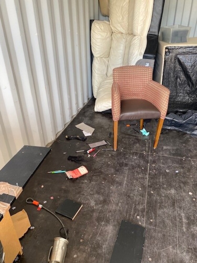 iBidOnStorage.co.uk LocBox Self Storage Auction 16663492826757