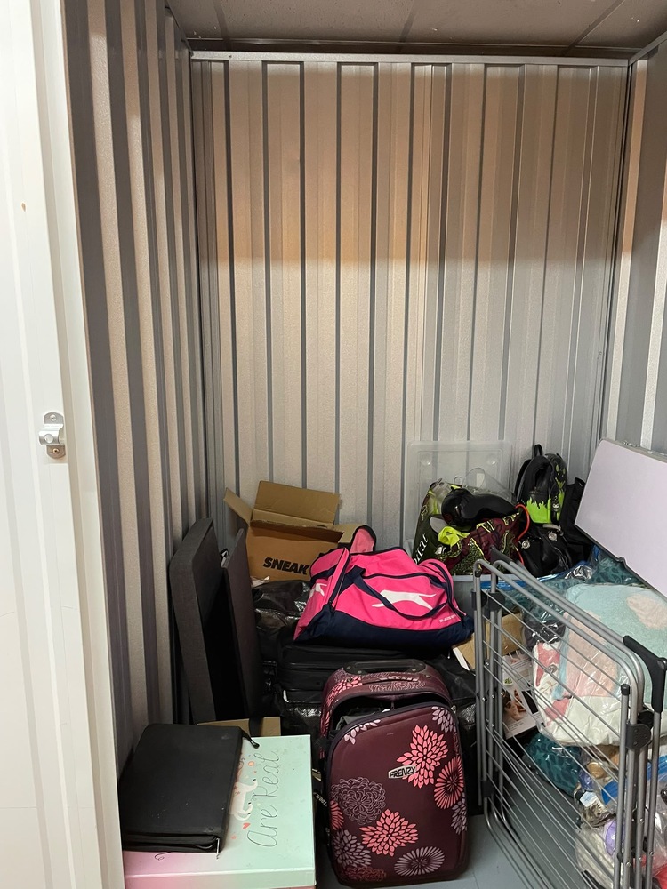 Redhill Storage Unit auction IB-4776