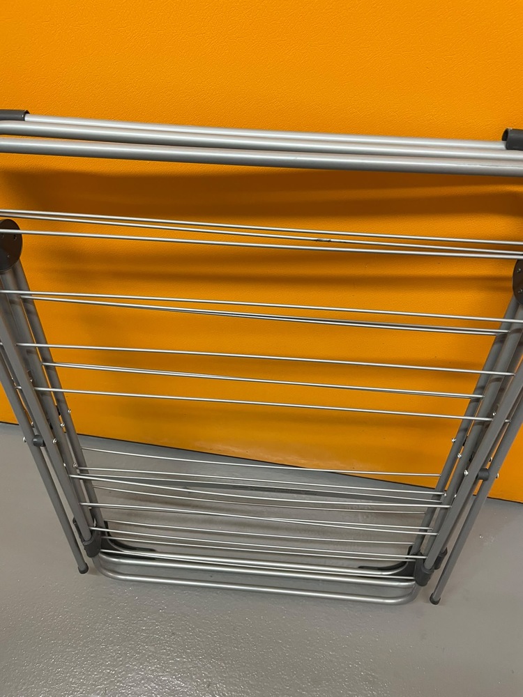 Redhill Self storage unit auction IB-4776