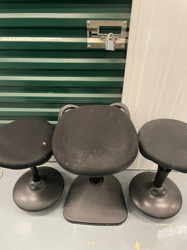 Reading Self storage unit auction IB-9836