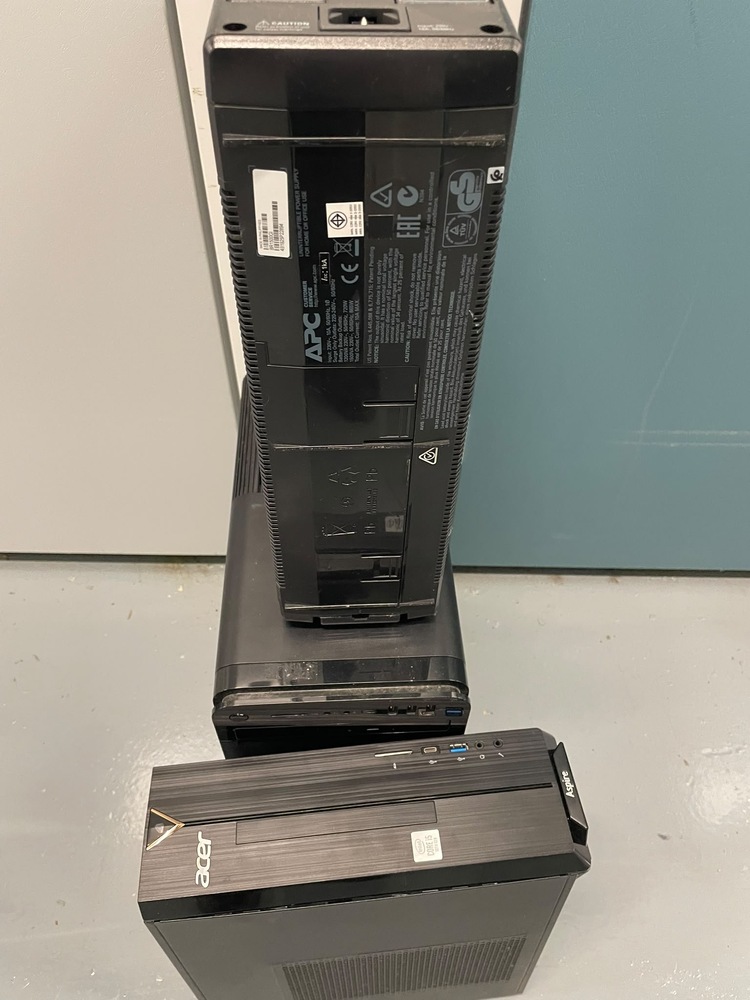 Reading Self storage unit auction IB-9836 13
