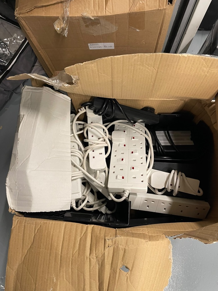 Reading storage facility unit auction IB-9836 26