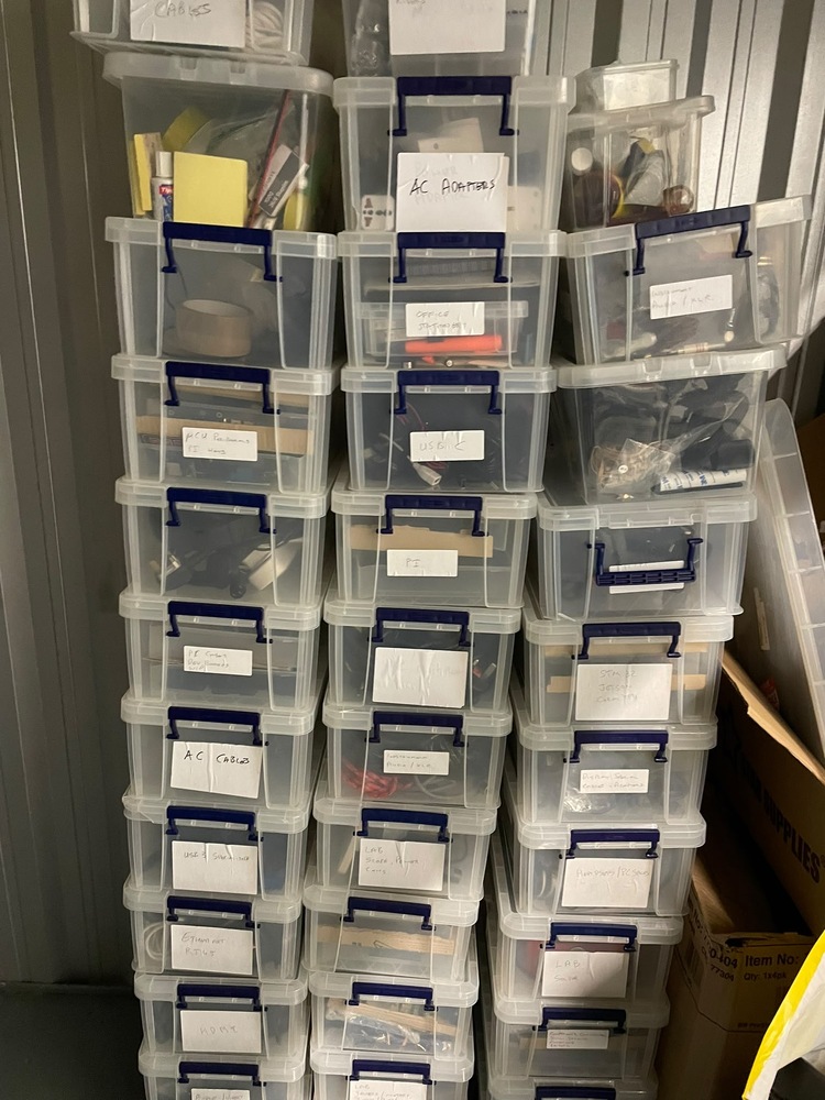 Reading storage facility unit auction IB-9836 36