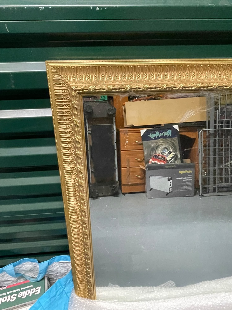 Reading Storage Unit auction IB-9671
