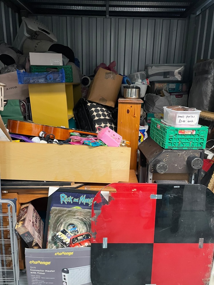 Reading Self storage unit auction IB-9671