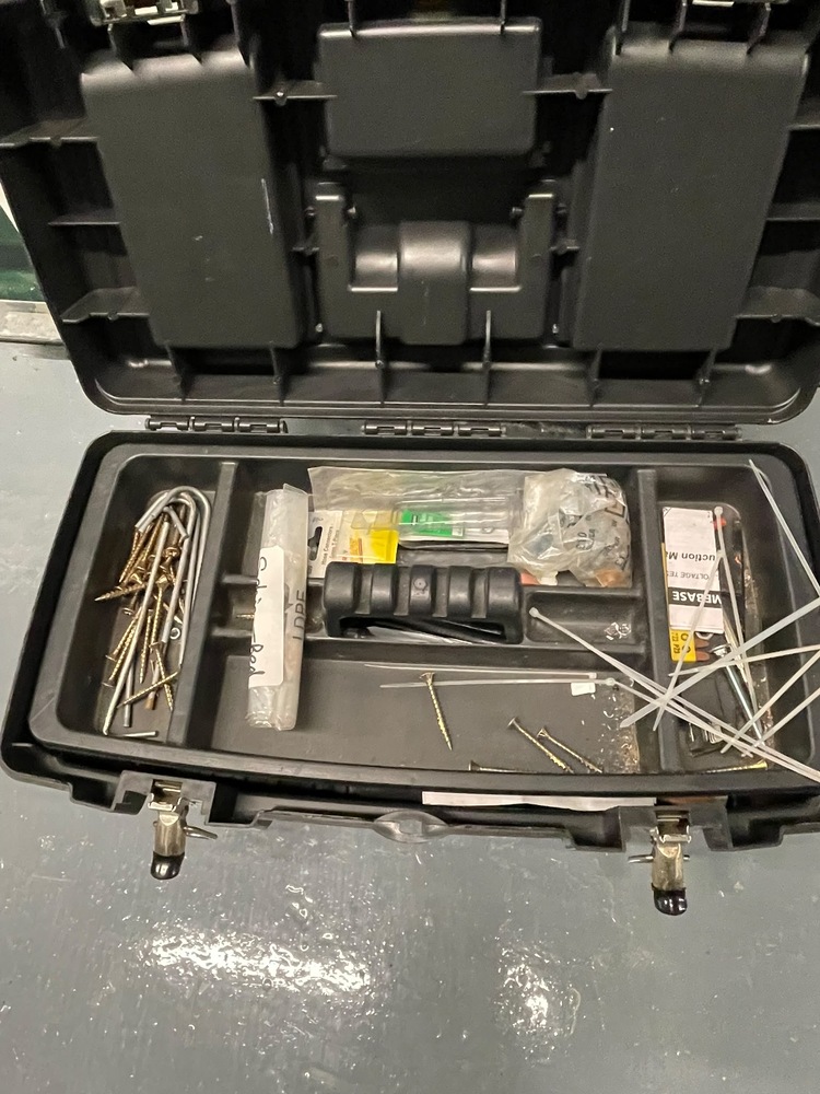 Reading Storage Unit auction IB-9671 22