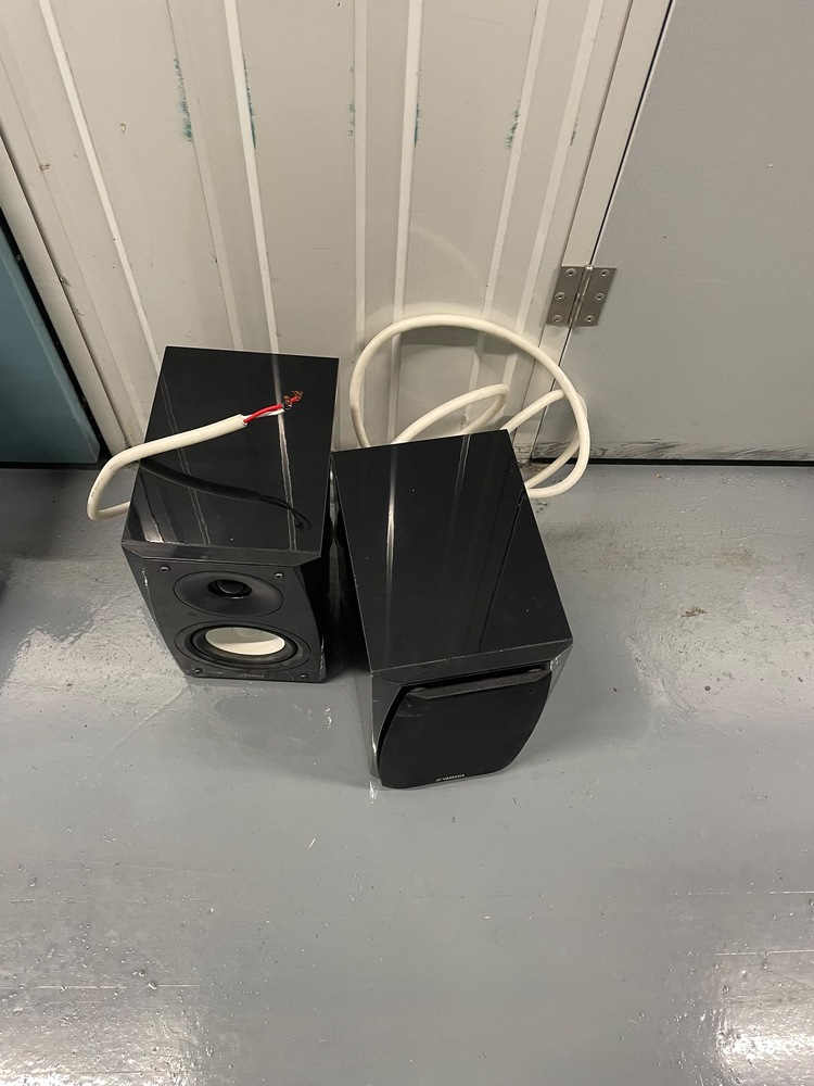 Reading storage facility unit auction IB-4209