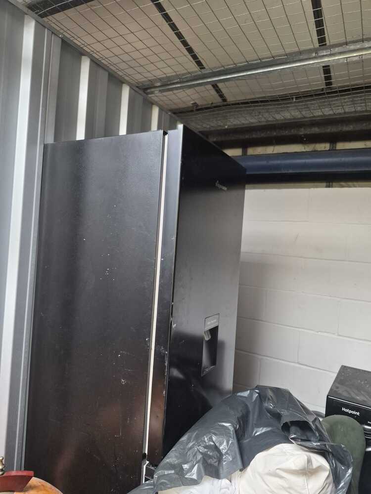 StorageMart Worthing Self storage auction IB-9171