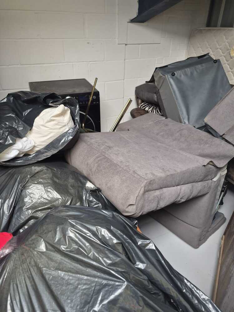 StorageMart Worthing Self storage auction IB-9171 14
